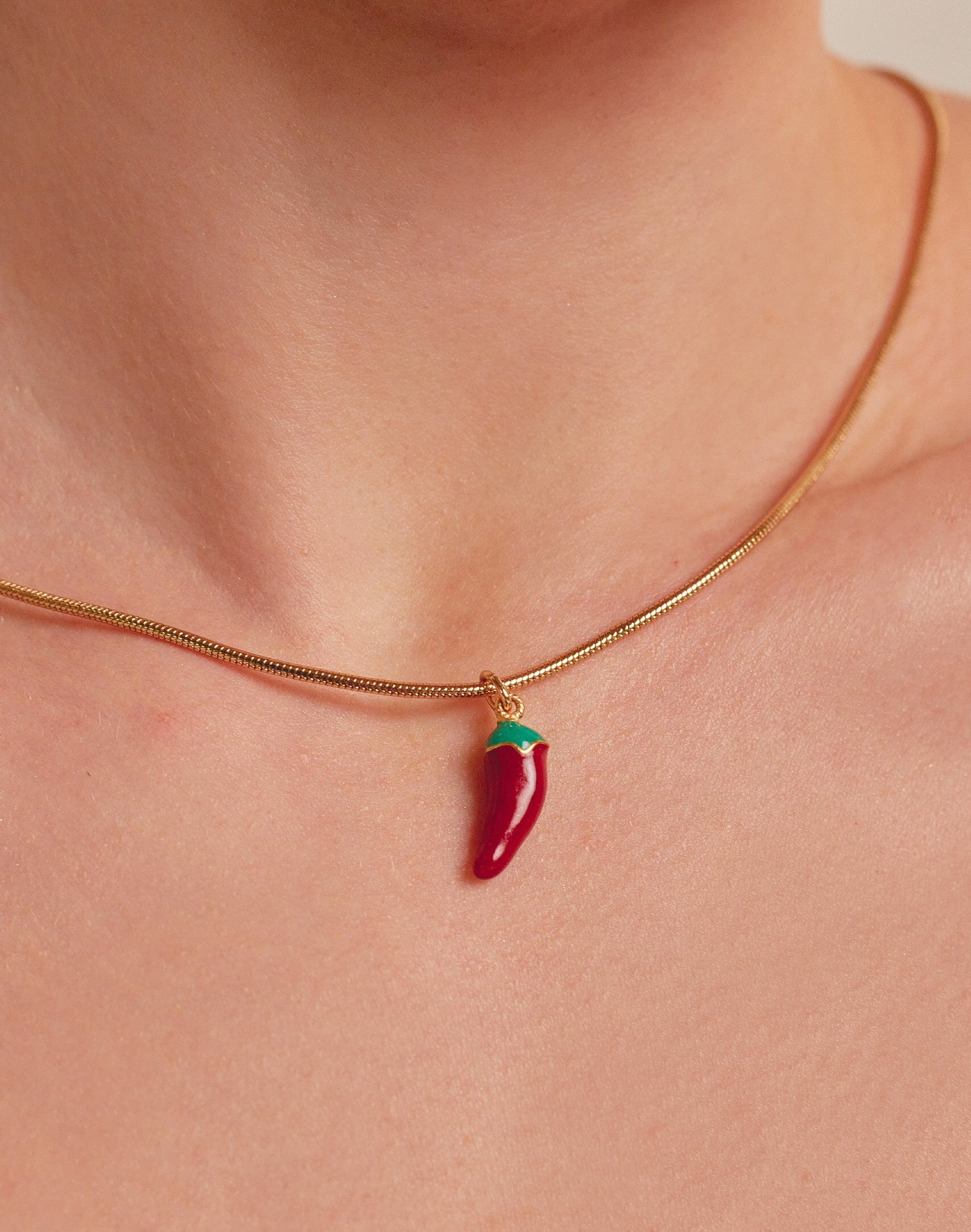 Necklace + Stud earrings Hot Chilli