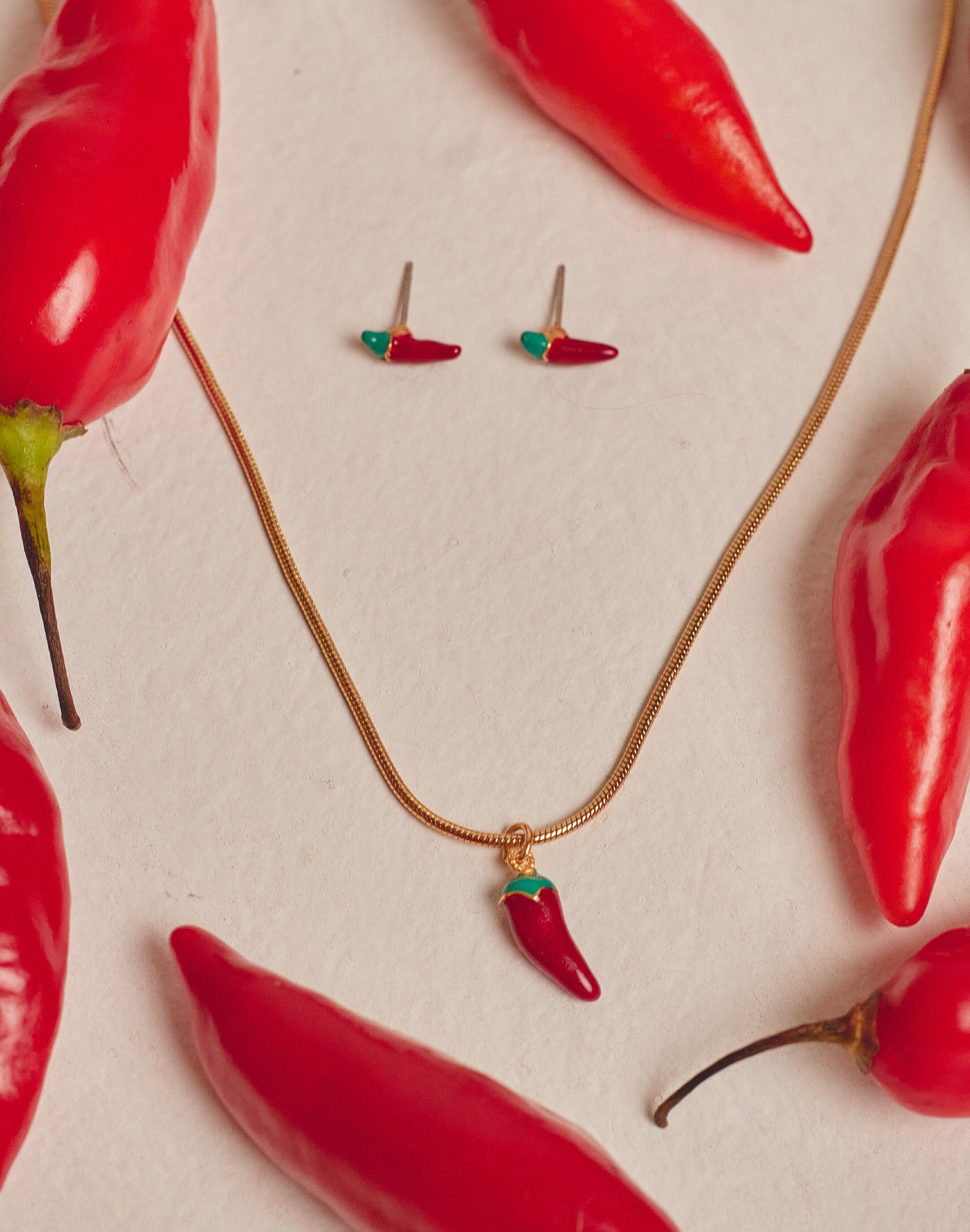 Necklace + Stud earrings Hot Chilli